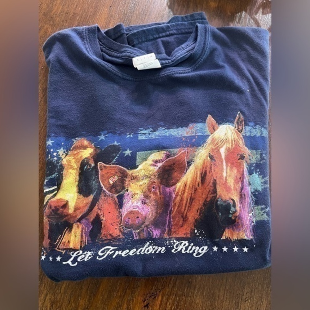 Vintage tractor supply T-shirt “✨✨✨Let Freedom Ring✨✨✨”super soft❤️(T22)